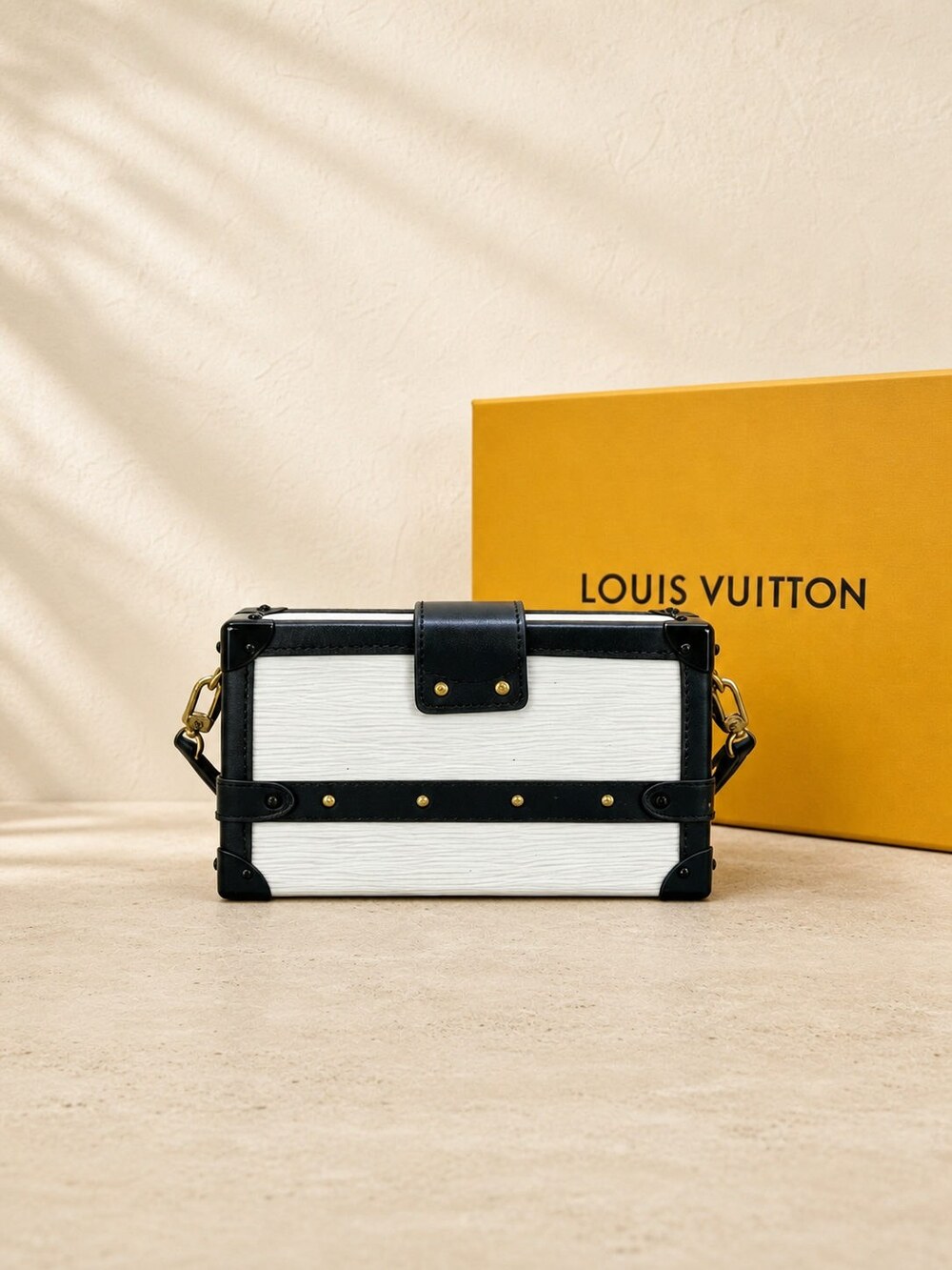 Louis Vuitton Petite Malle White Epi Birds Motif Crossbody Bag - Picture 3 of 5